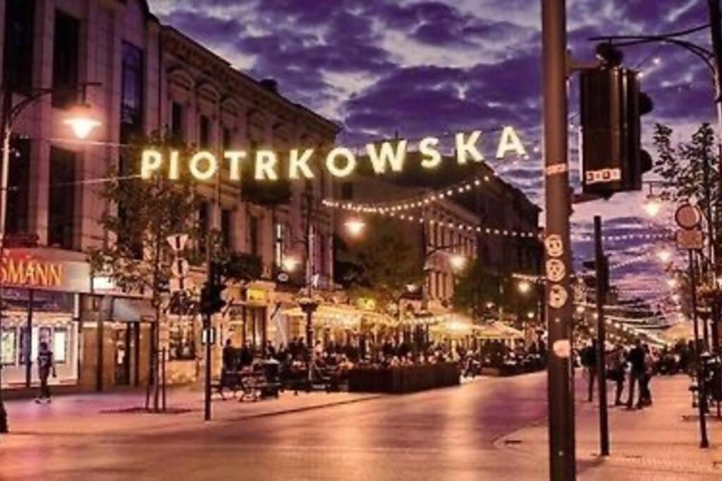 P-122 Piotrkowska Apartment. Łódź Extérieur photo